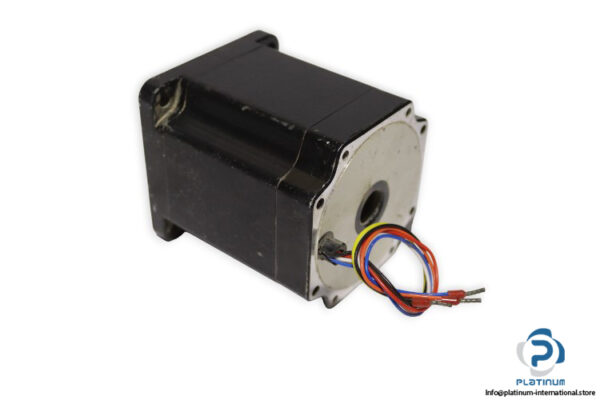 schneider-electric-BRS39ANS0230-stepper-motor-(used)-1