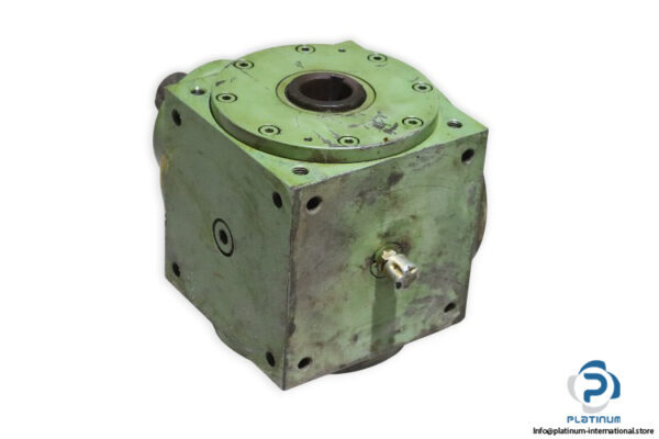 flender-SPAA-96-20E-bevel-gear-(used)-1