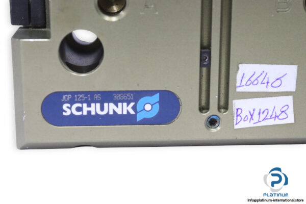 Schunk-jgp-125-1-as-universal-gripper(used)-1