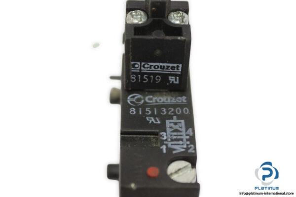 Crouzet-81513200-miniature-control-valve(used)-2