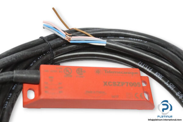 schneider-xcs-dmp7005-safety-switch(new)-1