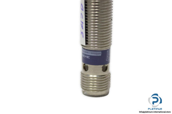 telemecanique-xs2m12pc410d-inductive-sensor(new)-5