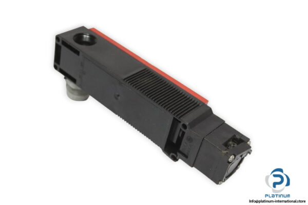 euchner-tp3-4121ao24sr11-safety-switch(used)-4