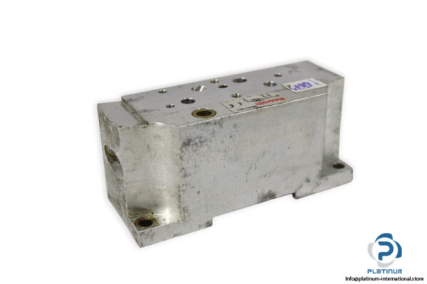 rexroth-898-512-150-2-pneumatic-valve-base-(used)