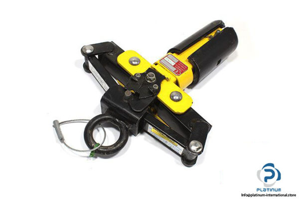 manuvit-manutention-9300000171-coil-lifter-1