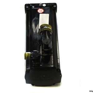 schneider-sh140_30270_0_1_00_00_00_00_00-servo-motor-2