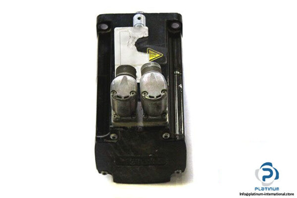 schneider-bmh1001p16f2a-servo-motor-2