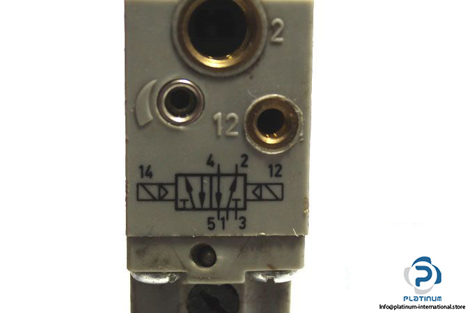 bosch-0-820-022-602-double-solenoid-valve-4
