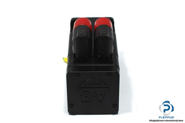 allen-bradley-mpl-b230p-vj72aa-ac-servo-motor-3