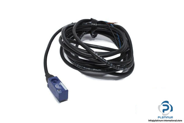 telemecanique-XS7J1A1PBL2-inductive-sensor
