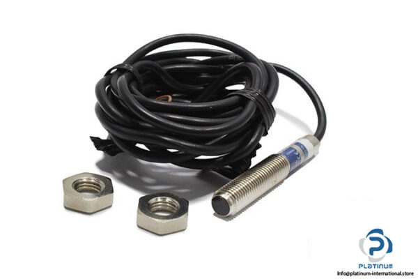 telemecanique-XUAH0515-photo-electric-sensor