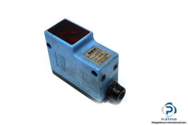 sick-WL30-03-photoelectric-reflex-sensor-1