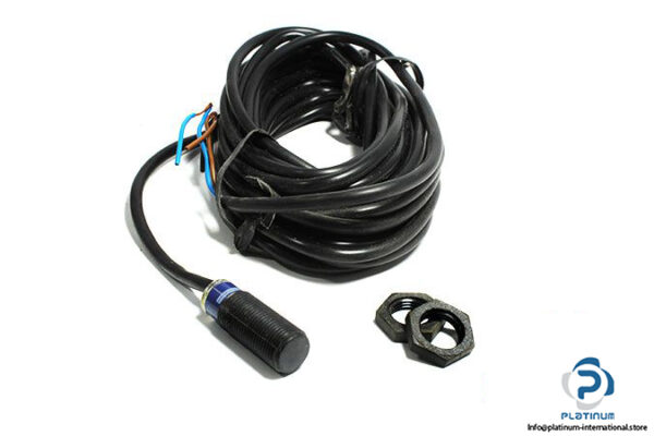 telemecanique-XS4P12PA340L1-inductive-sensor