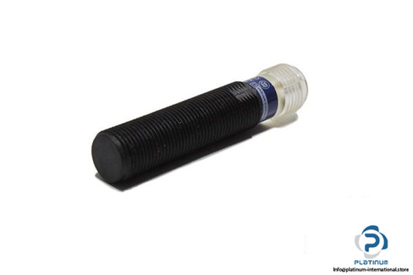 telemecanique-XS4P12MA230K-inductive-sensor
