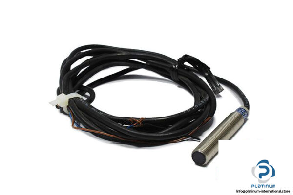 telemecanique-XS608B1PBL2-inductive-sensor