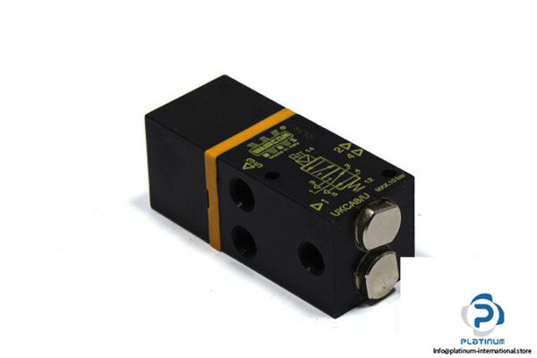 waircom-UKCA8_U-air-pilot-valve