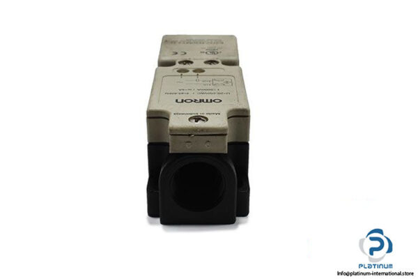 omron-e2q2-n30my4-h-rectangular-proximity-sensor-1