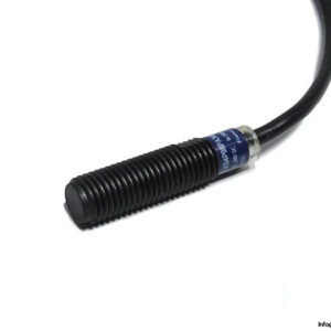 telemecanique-xs4p08pa340l2-inductive-sensor-1