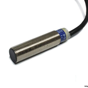 telemecanique-xs1m12kp340-inductive-sensor-1