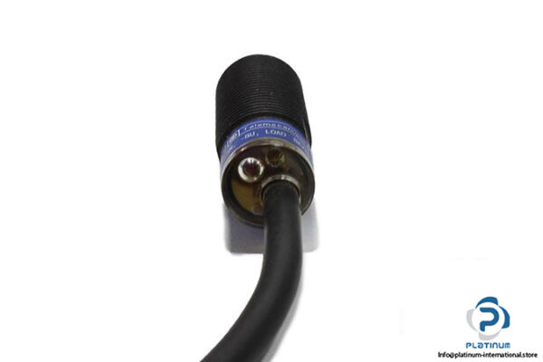 telemecanique-xs4p12na340-inductive-sensor-2