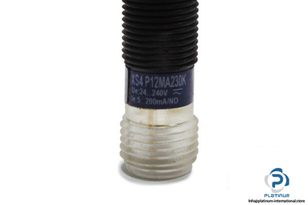 telemecanique-xs4p12ma230k-inductive-sensor-2