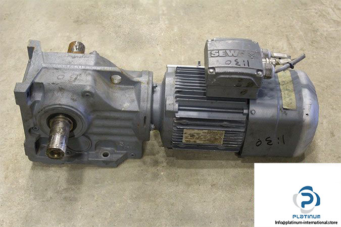 sew-K67-DRL90L4_BE5_HR_IS_TF_ES7S-helical-bevel-gearmotor