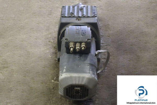 sew-r77-drl90l4be5hr_is_tf_es7s-helical-bevel-gearmotor-2