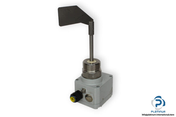 uwt-rn3001_sg29-aw11ya5b5a-rotary-paddle-level-switch-new