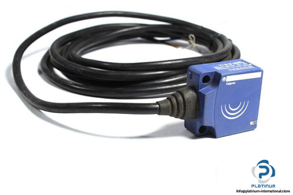 telemecanique-XS7E1A1NAL2-inductive-sensor