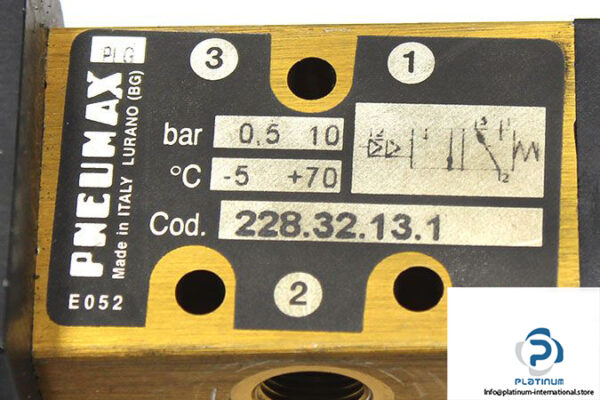 pneumax-228-32-13-1-air-pilot-valve-2
