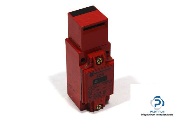 telemecanique-XCS-A711-Safety-Limit-Switch