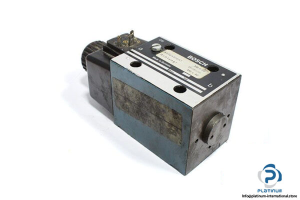 Bosch-0-810-001-752-solenoid-operated-directional-valve