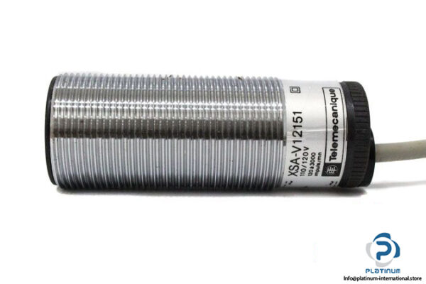 telemecanique-xsa-v12151-inductive-proximity-sensor-1