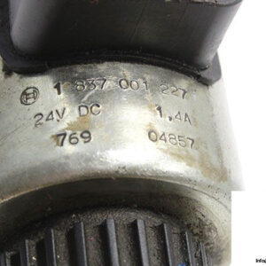 bosch-0-810-091-201-24-v-solenoid-operated-directional-valve-2