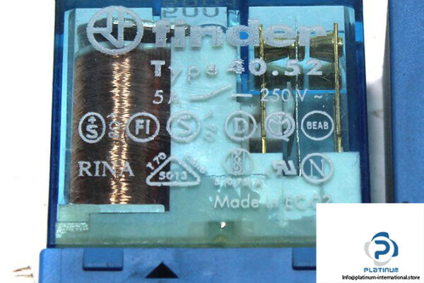 finder-40-52-relay-with-95-75-socket-3