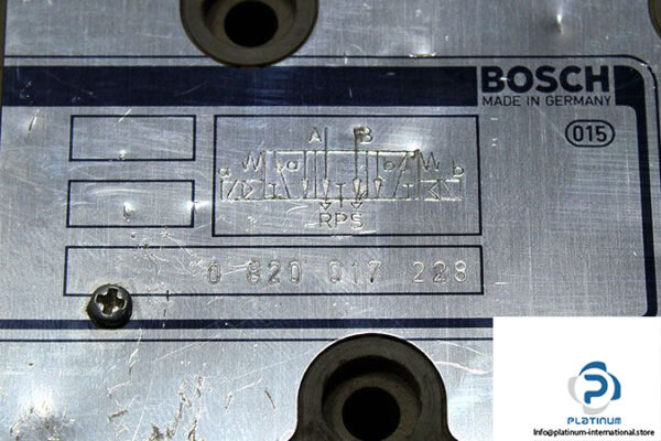 bosch-0-820-017-228-double-solenoid-valve-2