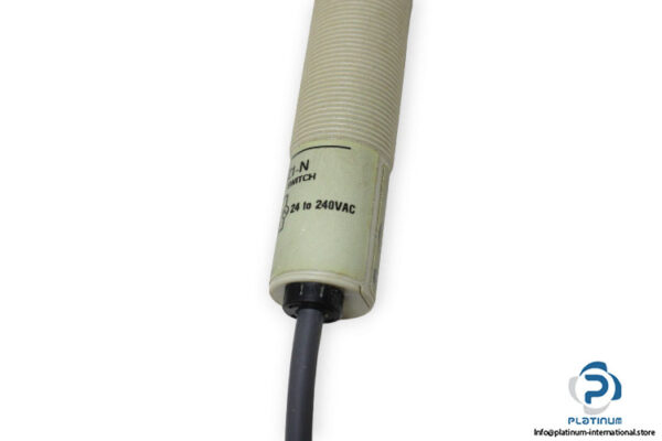 omron-e3f2-ds10z1-n-photoelectric-sensor-new-3