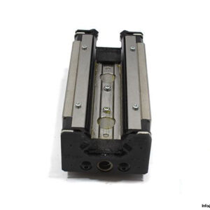 thk-hsr25-linear-bearing-block-1