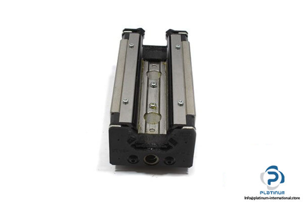 thk-hsr25-linear-bearing-block-1