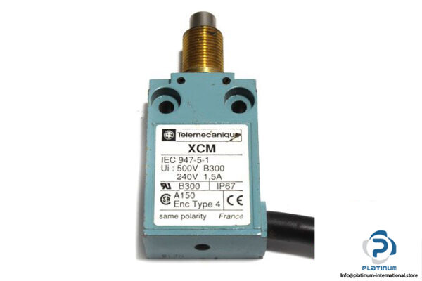telemecanique-XCM-F110-limit-switch-4