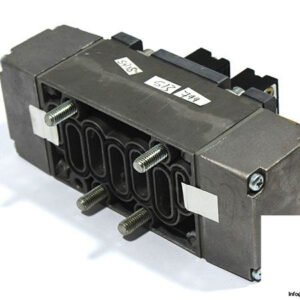 bosch-0-820-029-026-double-solenoid-valve-1