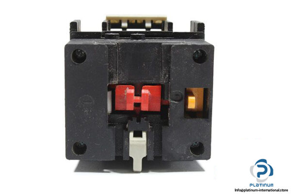 telemecanique-la3-dr0-time-delay-contact-block-1