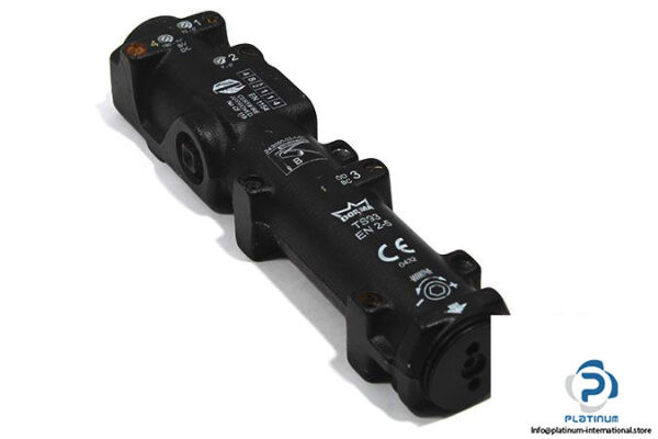 dorma-TS93-en-2-5-door-closer-system