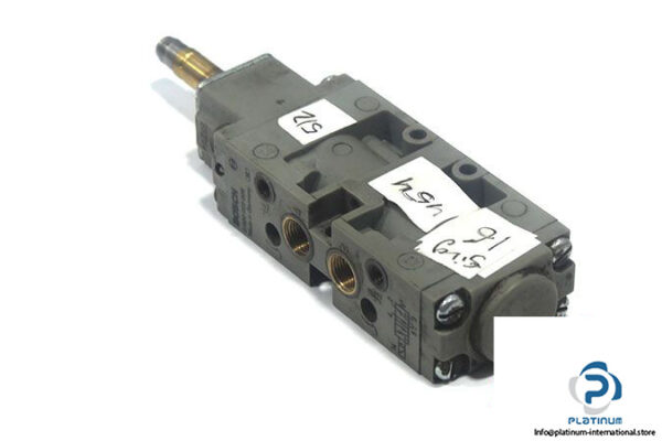 bosch-0-820-022-026-single-solenoid-valve-1