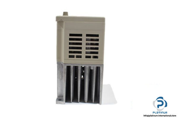 omron-cimr-v7az20p7-inverter-4
