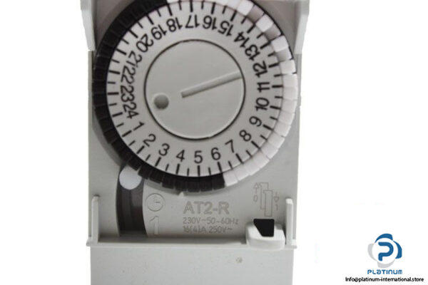 abb-at2-r-analogue-time-switch-3