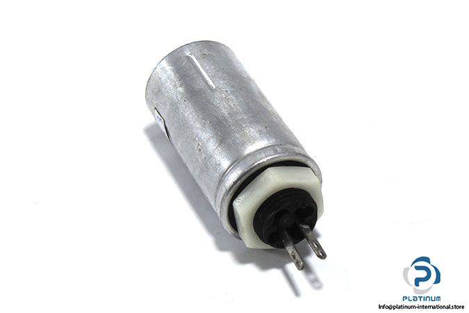 epcos-AL-ELKO 100µF_450VDC-aluminum-electrolytic-capacitors