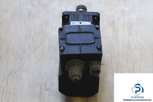 scs-b56d6i2m3a050000-brushless-servo-motor-2