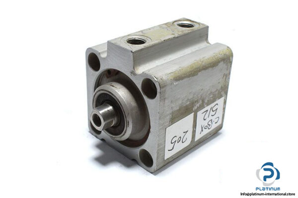 bosch-0-822-010-054-compact-cylinder