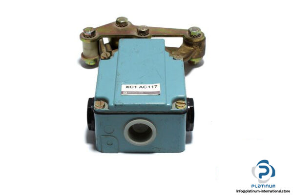 telemecanique-xc1ac117-limit-switch-3